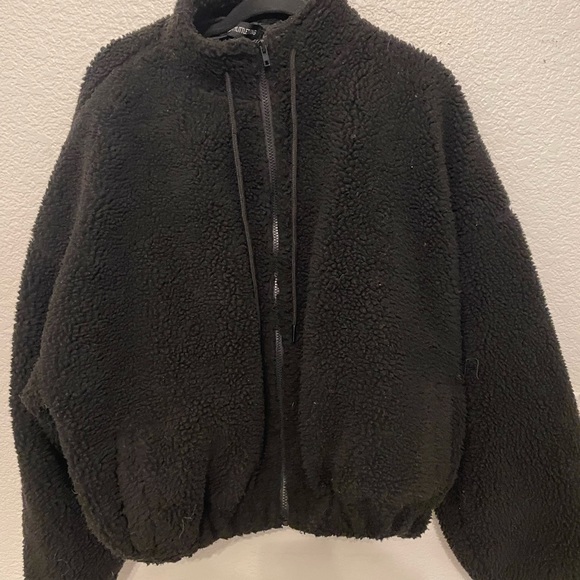 PrettyLittleThing Black Borg Balloon Zip Up Jacket - Picture 2 of 4